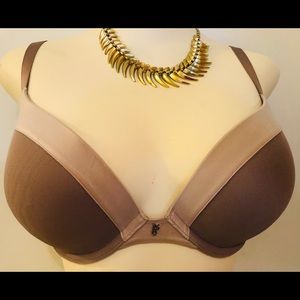 Victoria’s Secret Fabulous plunge bra NWOT
